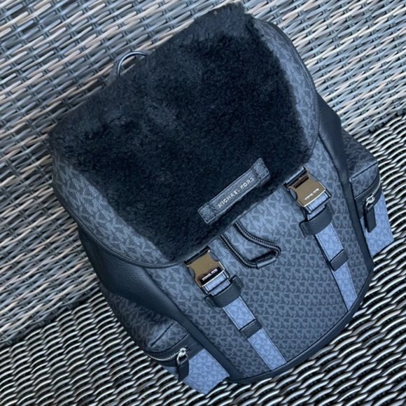 Michael Kors Cooper Signature Large Pocket Backpack Fur Trim - Picture 13 of 16